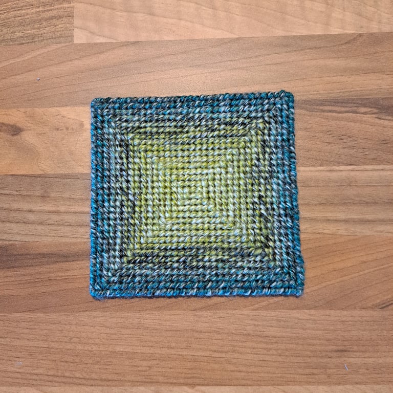 Large coaster with anti-slip feet - dark teal and lime mix pattern 
