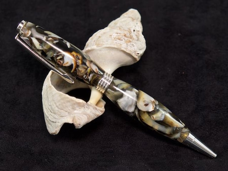 Collectors pen with genuine sea shells hand crafted on Orkney. S14
