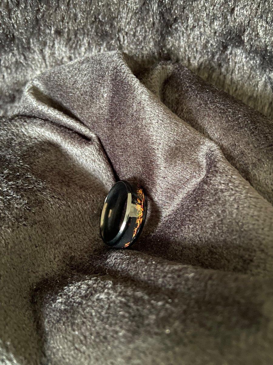 Resin ring crackling lava gloss finish 