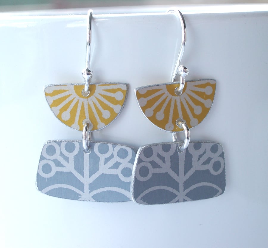 Yellow and grey retro flower earrings 
