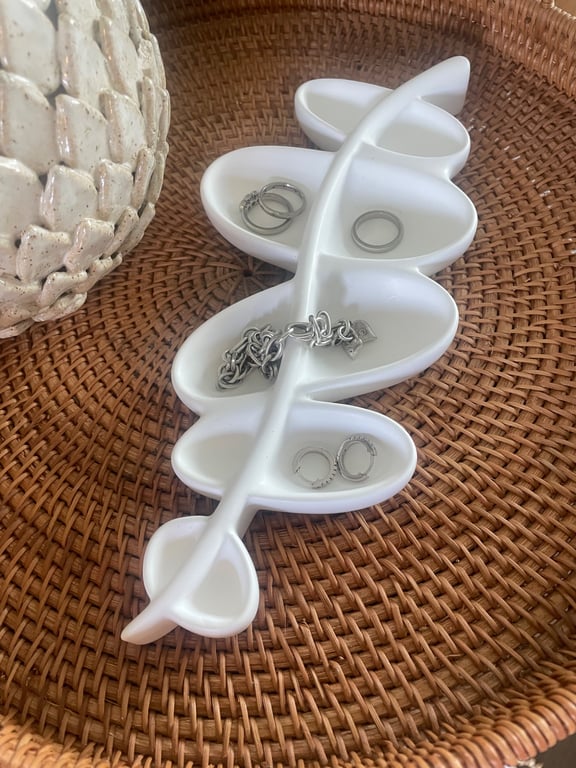  Wavy leaf design eco-resin trinket dish, jewellery tray