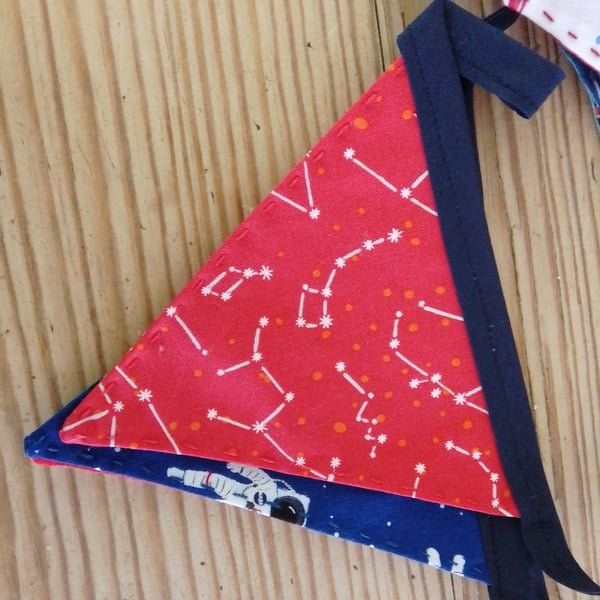Mini bunting in a space theme (1) ideal for party or room decoration.