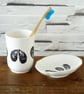 Toothbrush holder, mussel design, white ceramic, make-up brush, pencil pot - Image 3