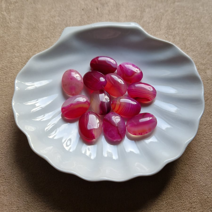 Agate pink banded flat oval beads x 12 pieces