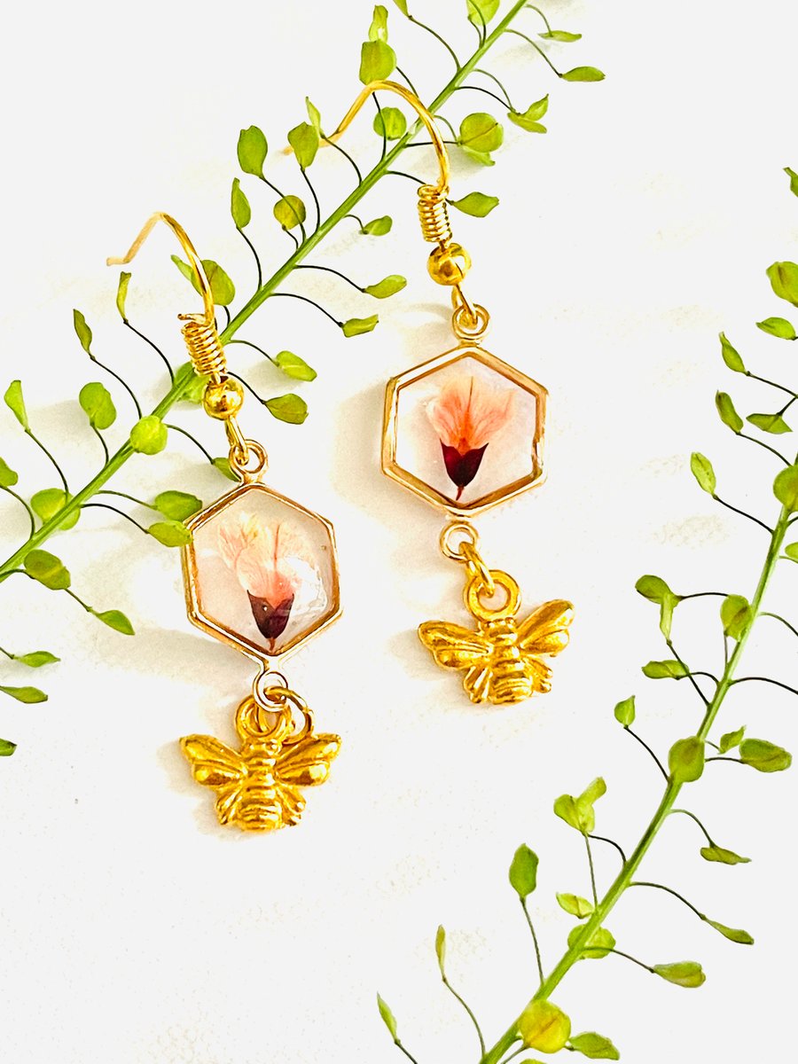Bee charm earrings, bee jewellery, real flower drop earrings 