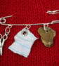Scissors paper stone brooch - Image 1