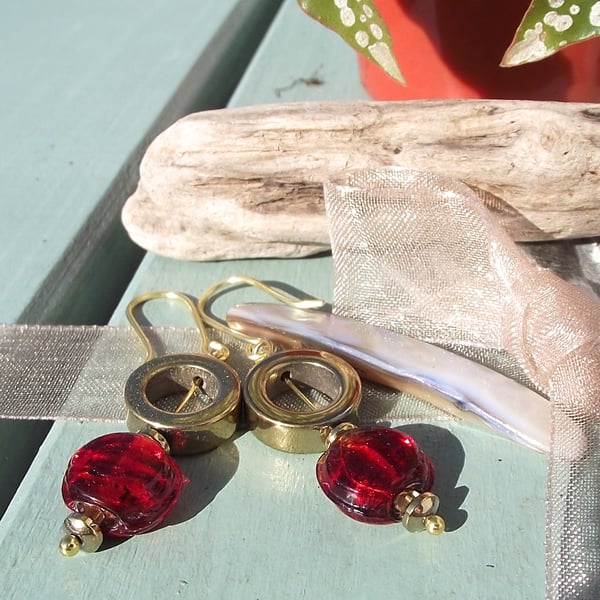 Earrings gold haematite red vintage glass semi precious dangle circle