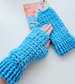 Gift Set - Hiking Mitts & Boot Cuffs, Blue & Cream - Image 6