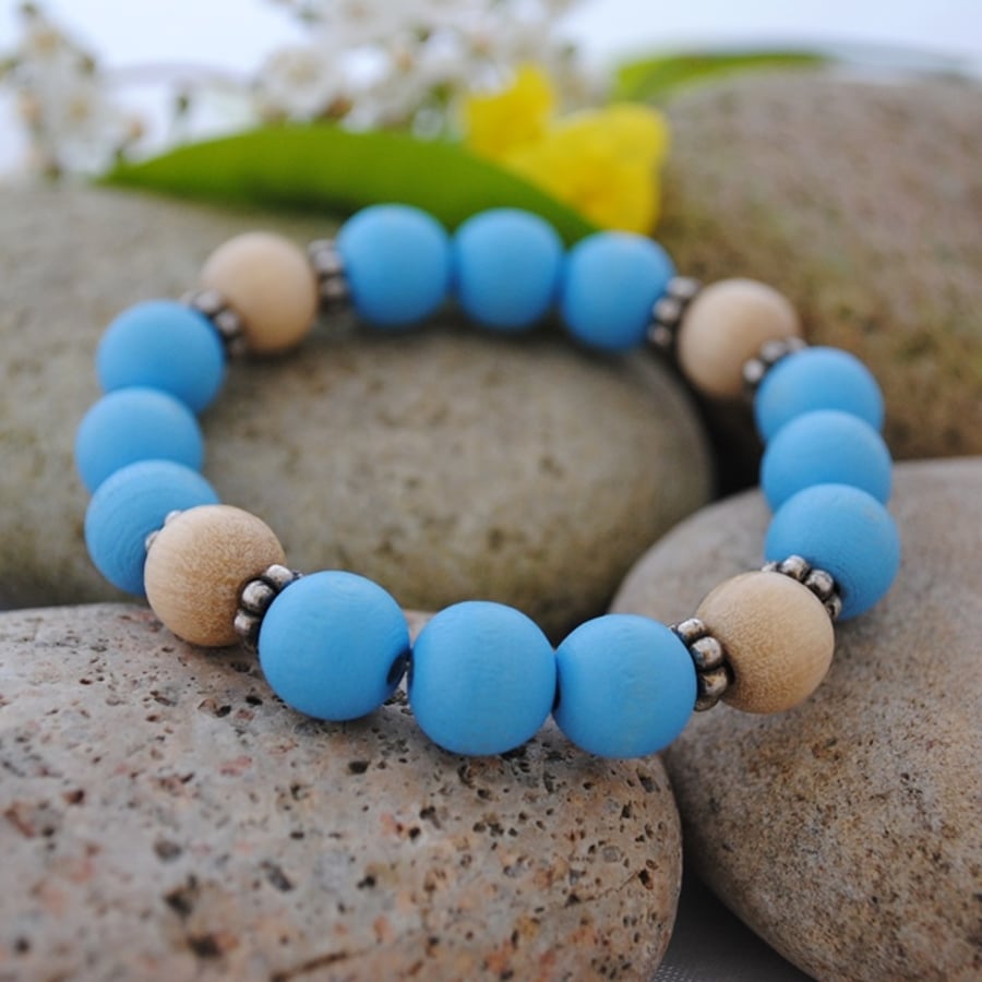 Blue wood bead bracelet (small)