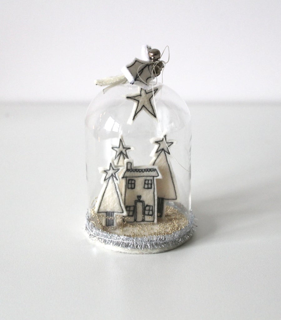 'Home for Christmas - Glass Dome Decoration