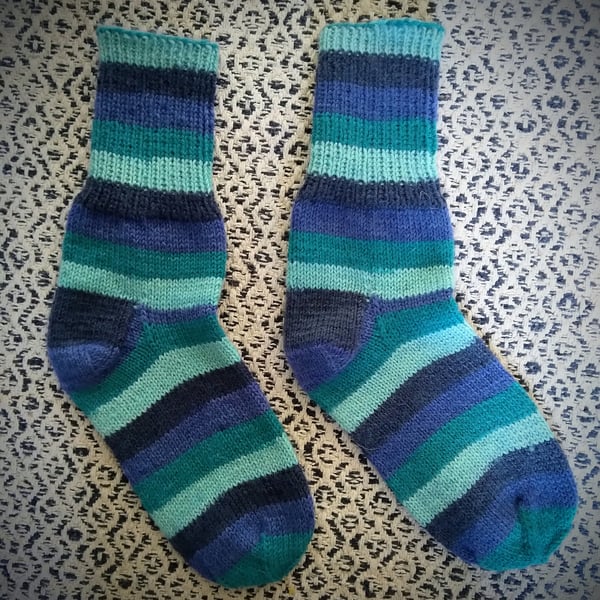 Hand-knitted blue stripy pure wool socks 