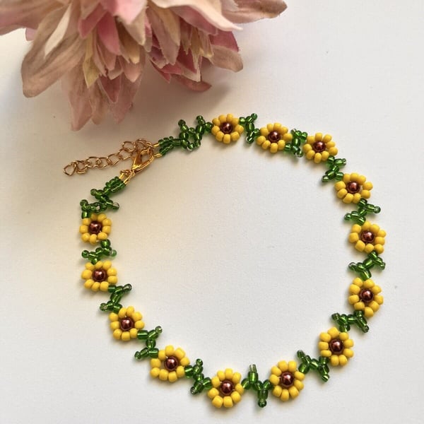 Yellow Daisy bead choker necklace floral flower beaded boho green ditsy  women