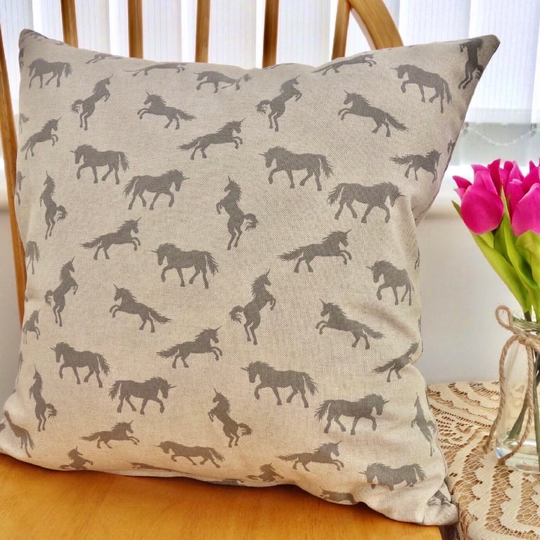 Cushion: Unicorns design, double sided with pad and zip fastening 