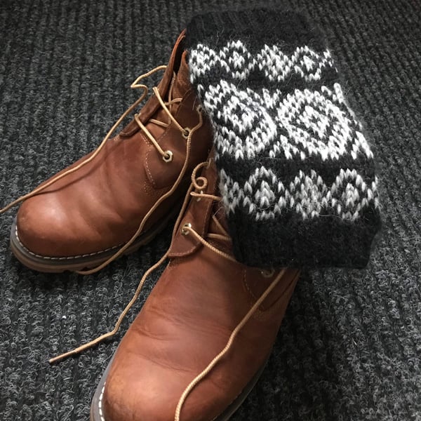 Hand knitted cowl, black and grey