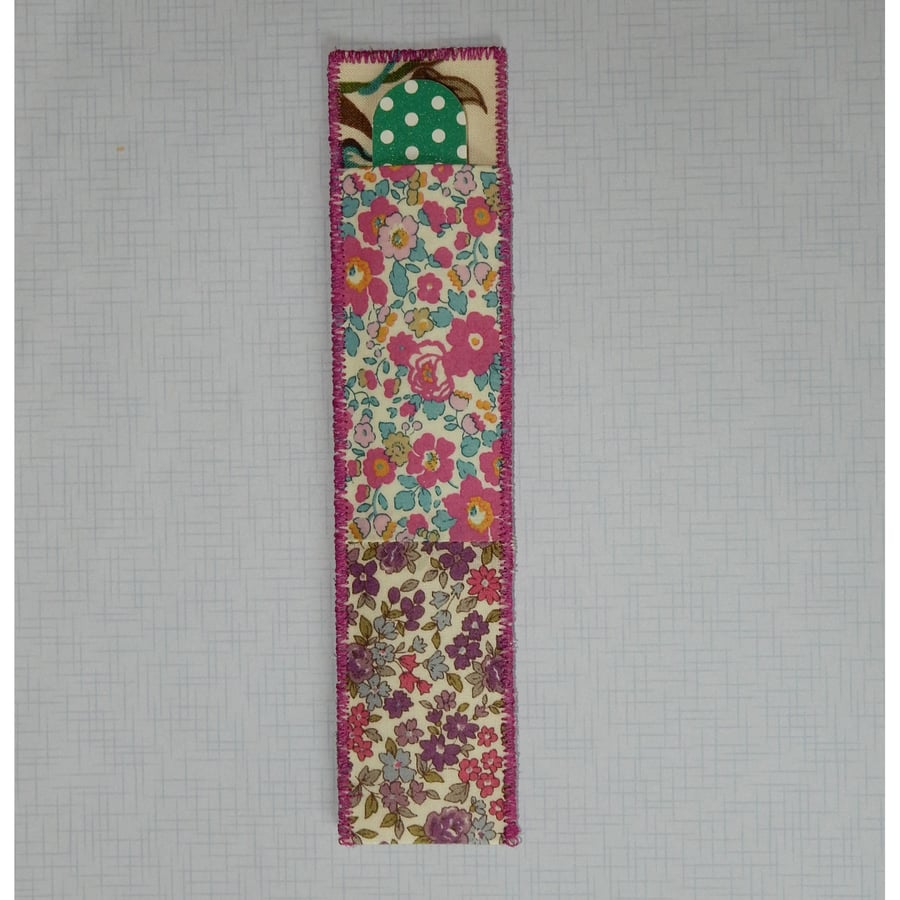Emery board in case Liberty print patchwork pink