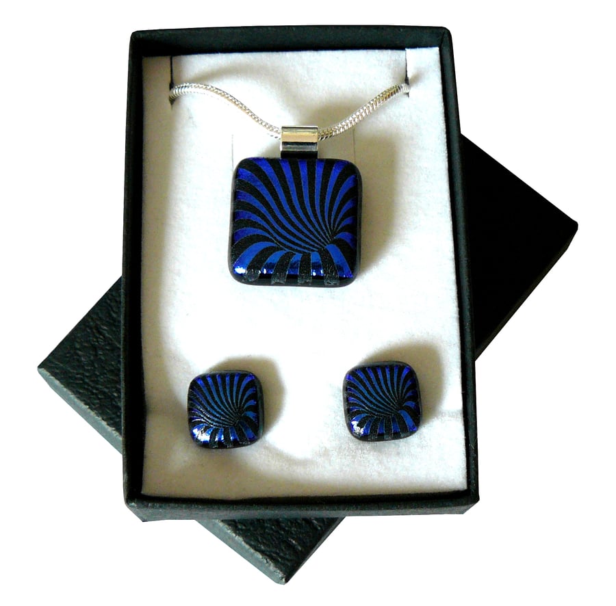 Handmade Dichroic Glass 'FLOWER' Pendant & Earrings.