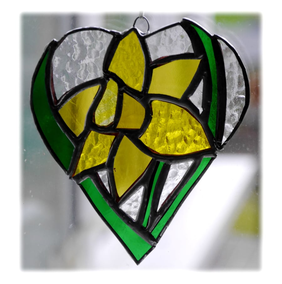 Daffodil Heart Suncatcher Stained Glass 014