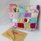 Patchwork fabric shoulder bag with zip fastening