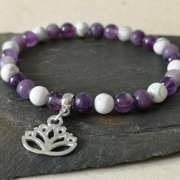 Crown chakra elastic bracelet with amethyst, lepidolite and howlite 