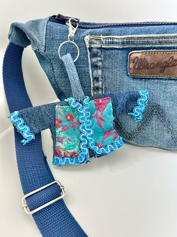 Mini denim jacket keyring - Bohemian style 