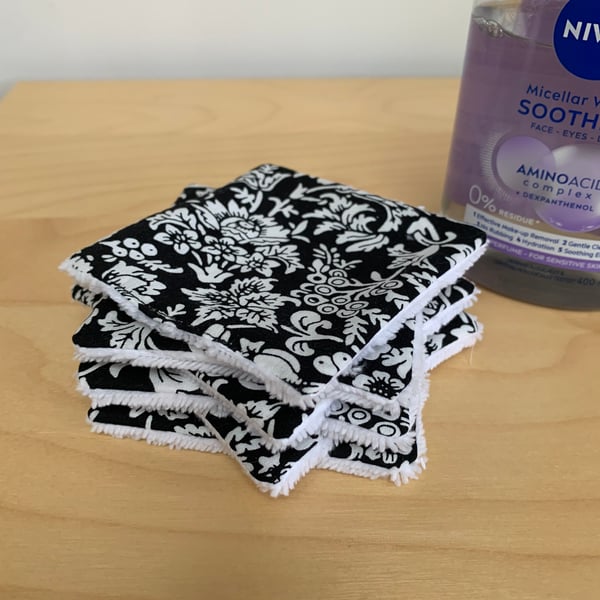 Black And White Floral Print Reusable Makeup Remover Wipes