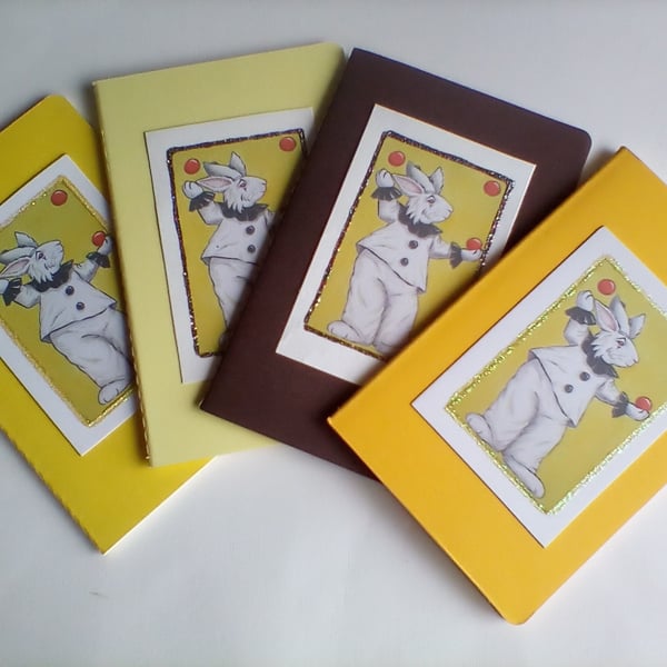 Mini Notebook Set Featuring Rabbits