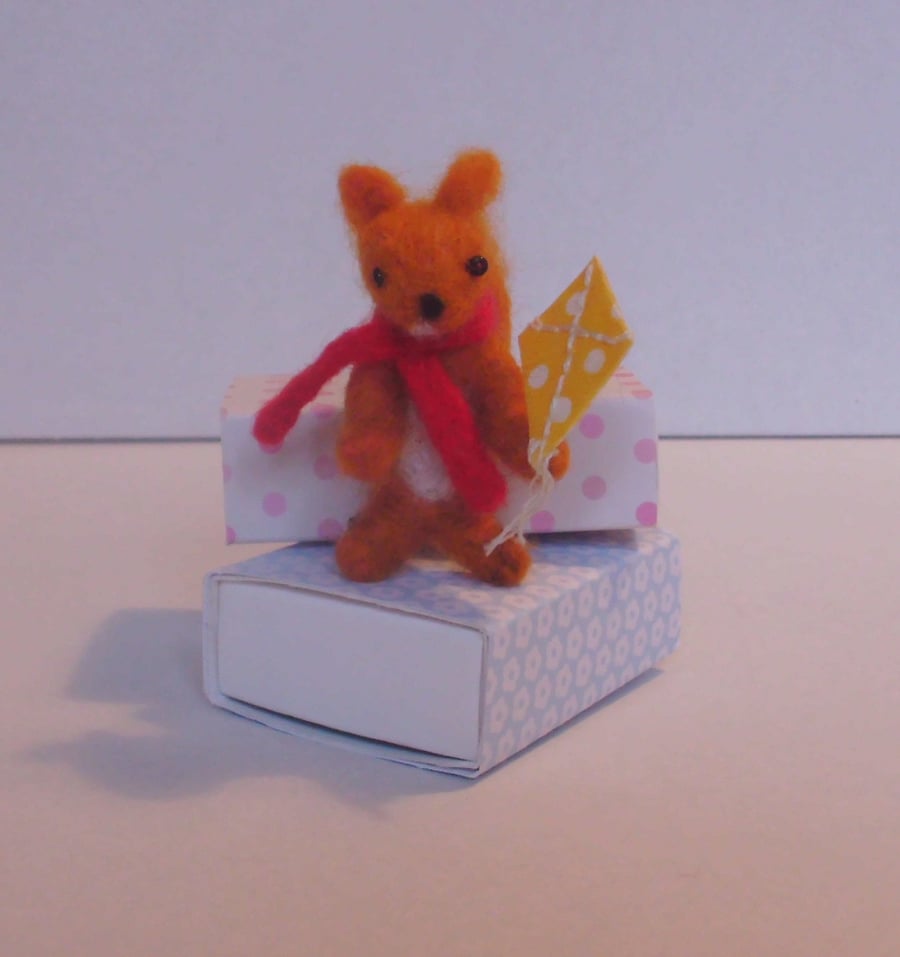 Needle felt squirrel,red squirrel,match box miniture,needle felting
