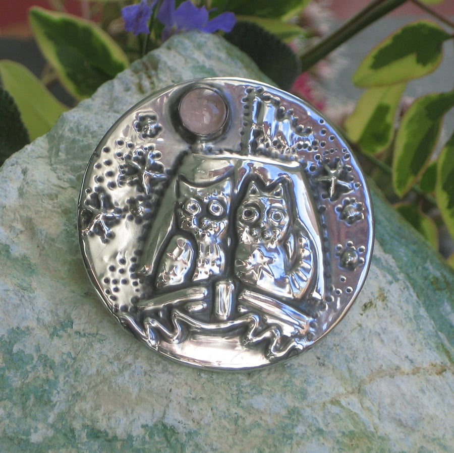 The Owl and the Pussycat Brooch with Rose Quartz