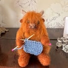 Needlefelted Highland Cow. Knitting. Knitter. Felted animal. Free postage. 