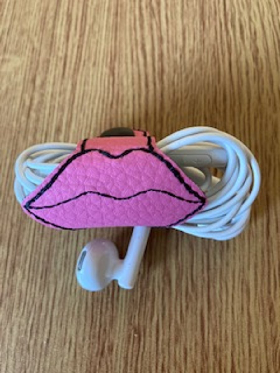 1078  Lips cord wrap