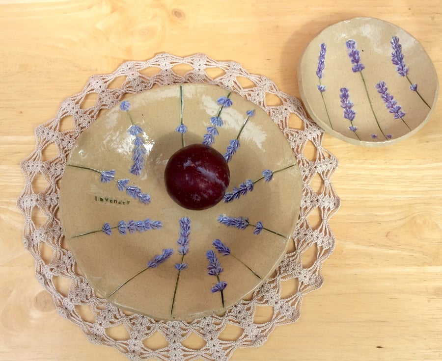 Lavender ceramic dish - Trinket holder with lavender flowers - Pottery bowl