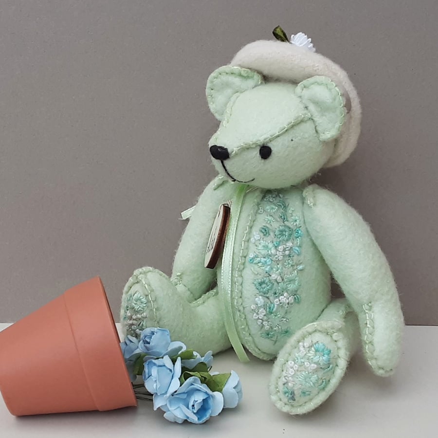 Collectable teddy bear, hand sewn small bear, artist bear by Bearlescent 