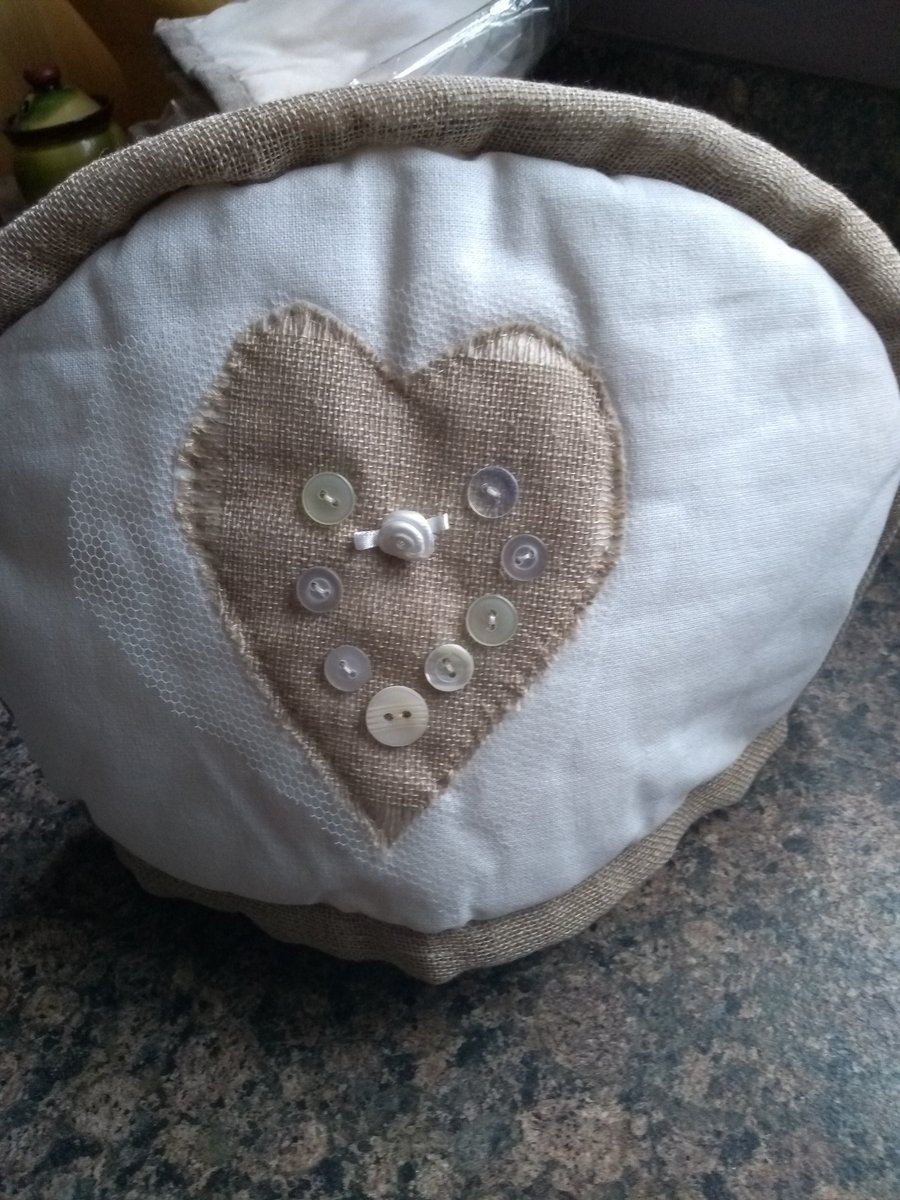 Button heart teacosy