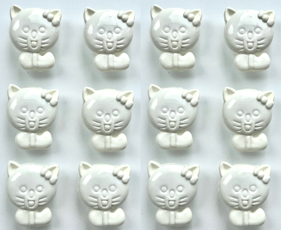 12 Cat Buttons, Cream, 15mm, Pussycat, Children, Babywear, Novelty