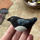 Magpie - embroidered wool brooch