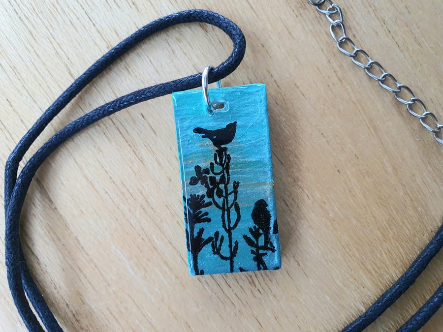 Lovely Pictorial Silhouette Pendant 