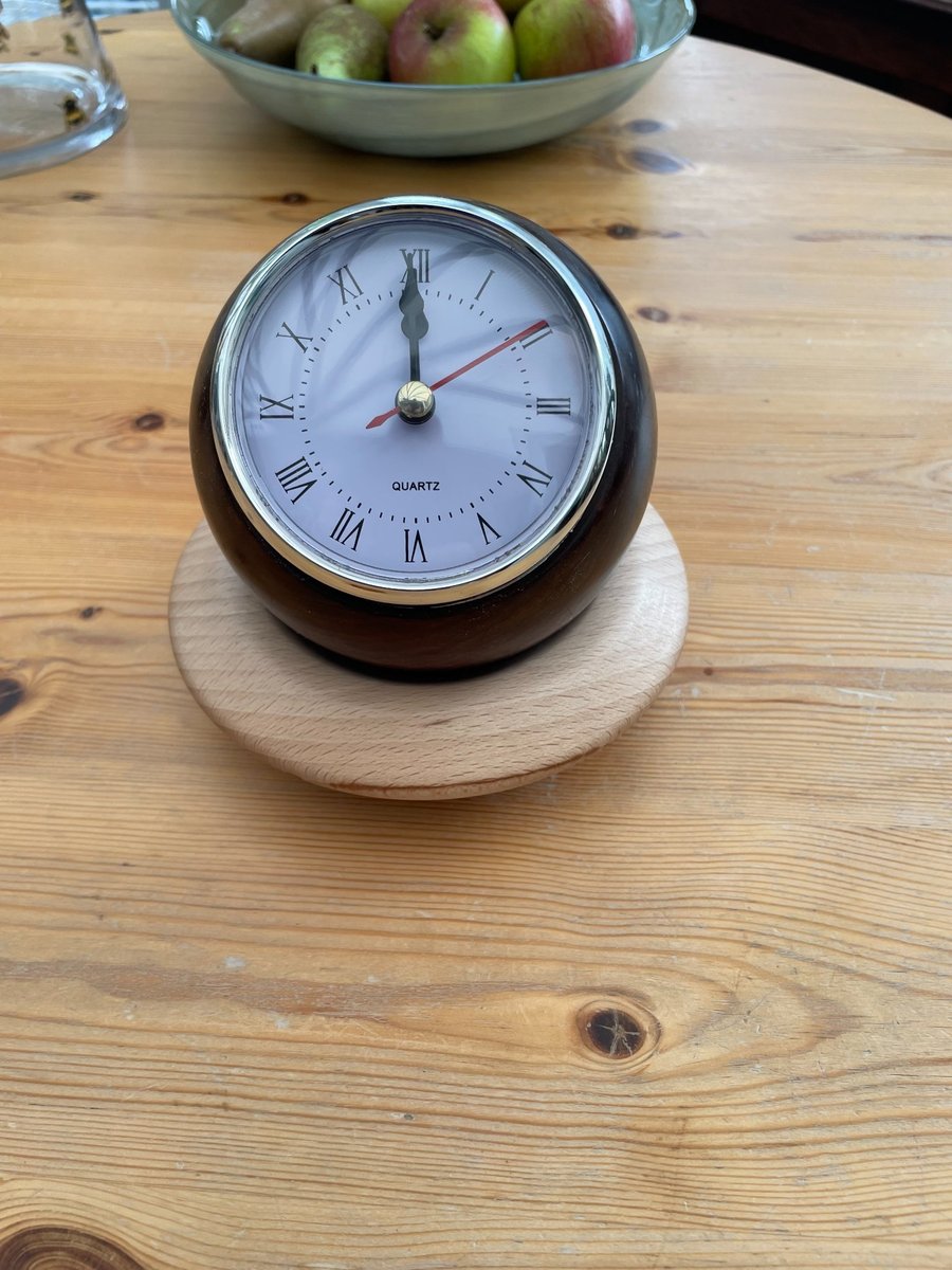 Image of Crown Green bowl clock