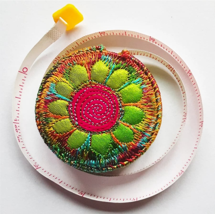 Free machine embroidery retractable tape measure 