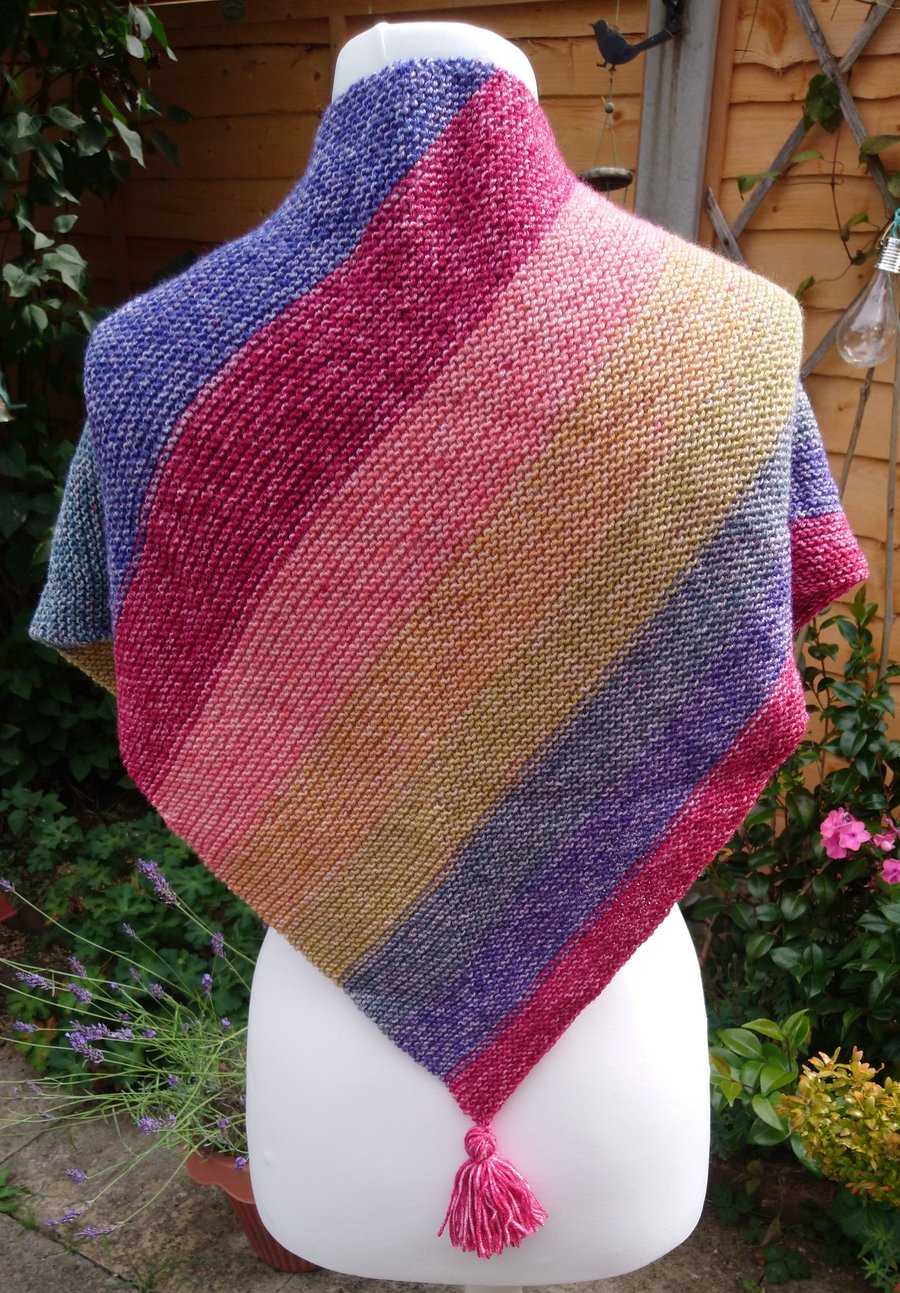 Multicoloured triangular scarf 