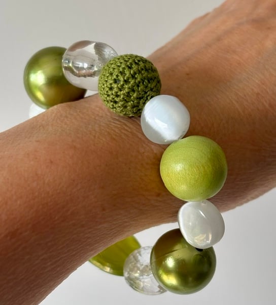 Lovely Summer Green And White Chunky Bracelet