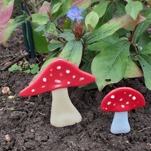 Fused Glass Mushroom Toadstool Garden Plant Pot Decoration - Set of Two
