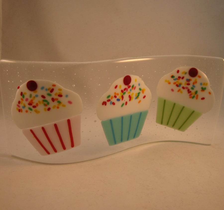 Fused Glass Standing Curve - Cupcakes