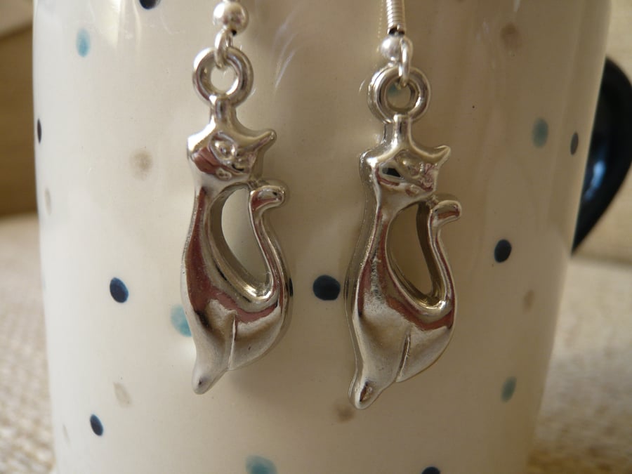 Silver Tone Cat Earrings