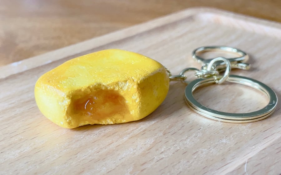 Pineapple Cake Keyring