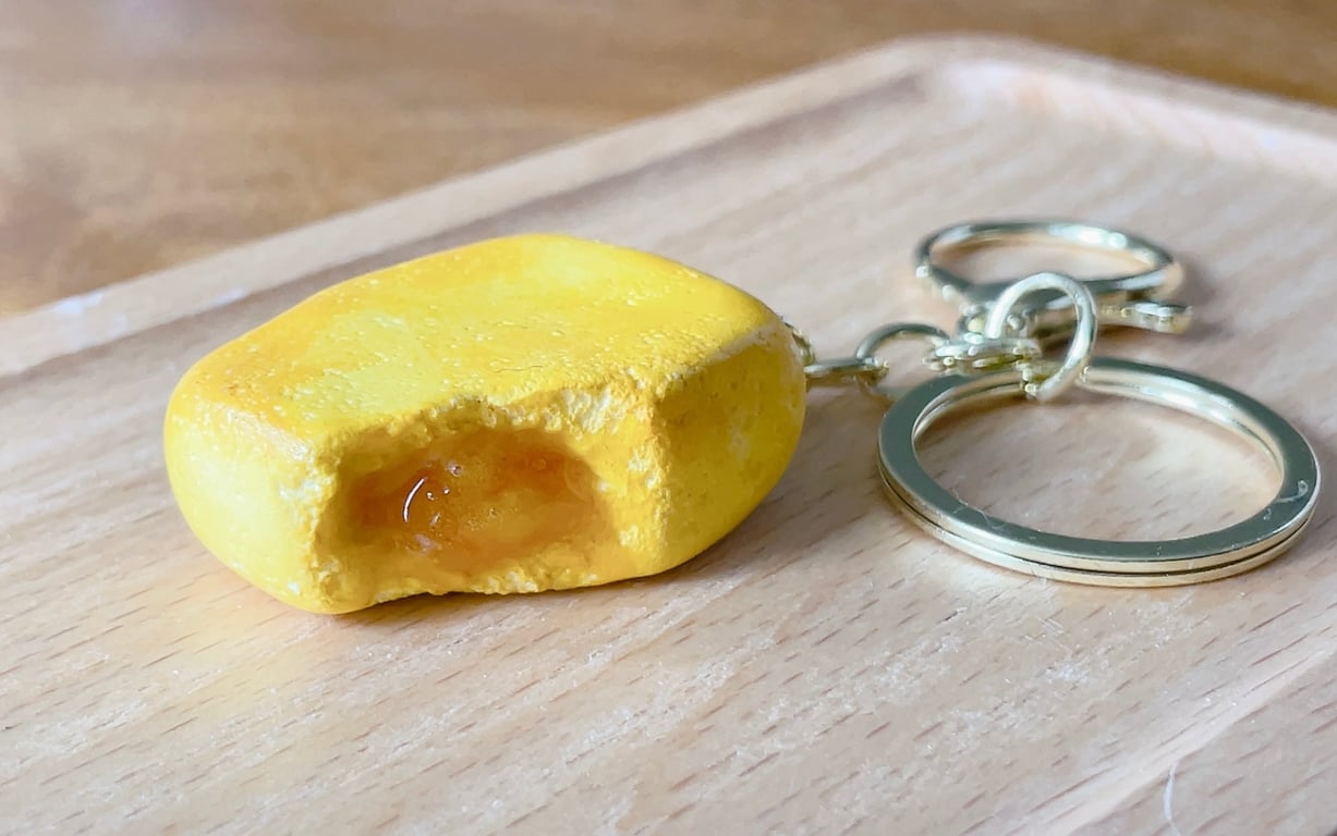 Pineapple Cake Keyring