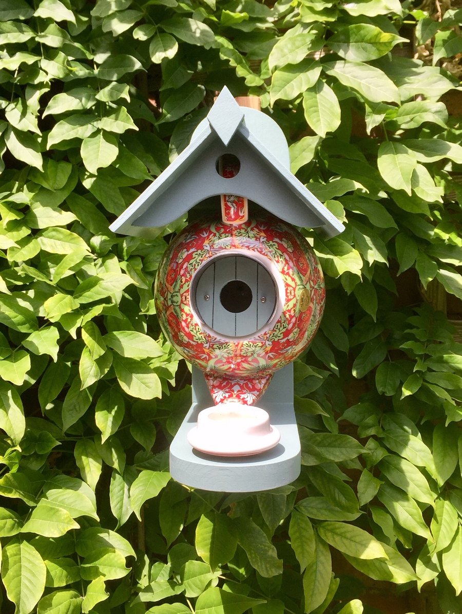 Teapot Bird House and Feeder 