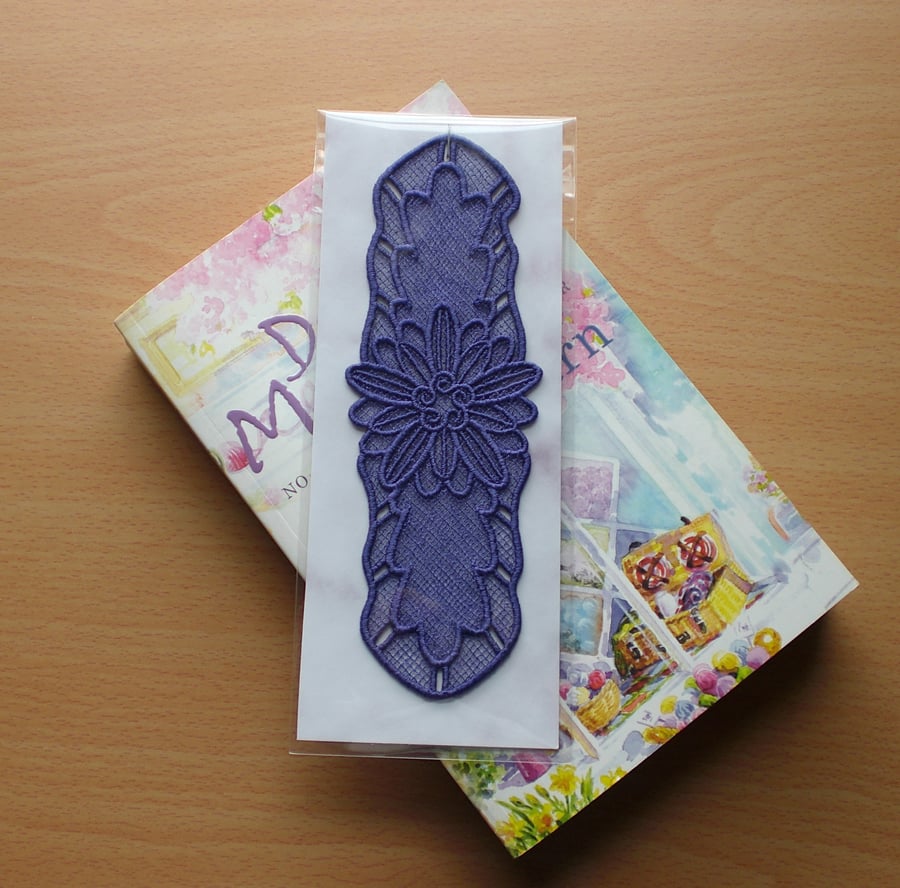 Embroidered Lace Daisy Bookmark
