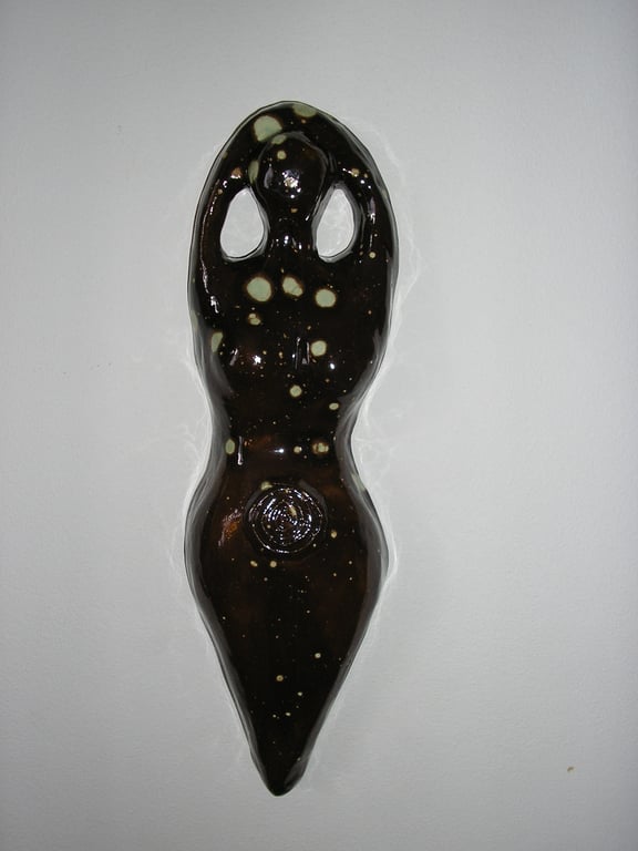 CERAMIC GODDESS WALL HANGING BROWN 