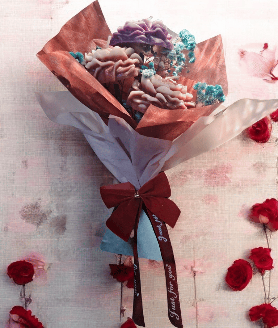 Unique Floral Bouquet-Shaped Candle – Novelty Home Decor Gift