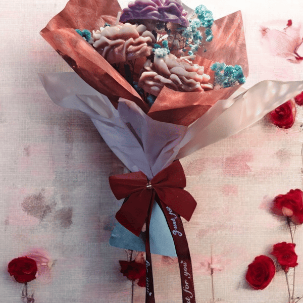 Unique Floral Bouquet-Shaped Candle – Novelty Home Decor Gift